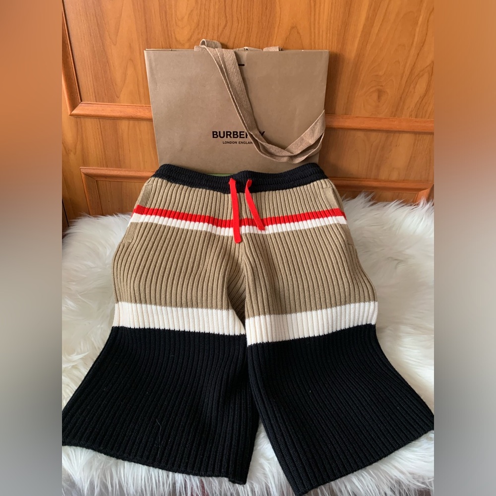 BNWT Burberry Knit Mid-Pants 🎁✨